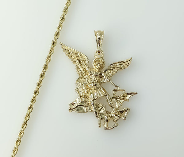 Gold plated 3mm rope braided chain necklace with large archangel pendant.

Gold plated braided chain necklace featuring