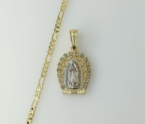 Gold plated tri-color figaro chain Virgin Mary necklace with pendant design.
Gold plated Virgin Mary pendant on tri-colo