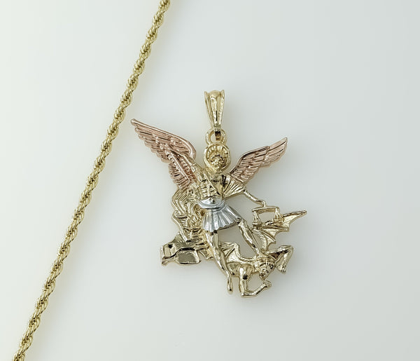 Gold plated tri-color archangel Saint Michael necklace with braided chain and pendant.

Gold plated 3mm rope and braided